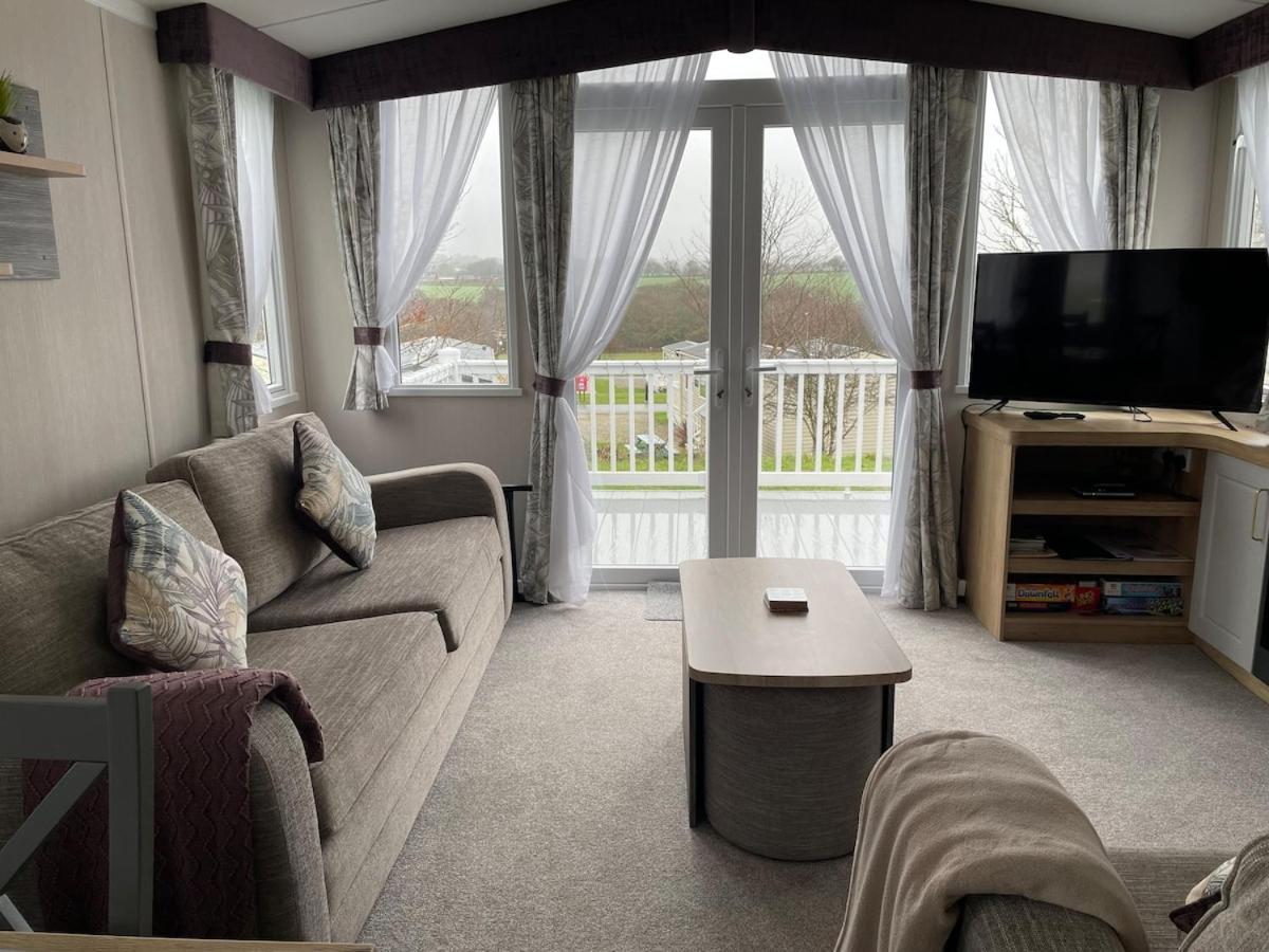 Luxury Caravan Cornwall Sleeps 4 Countryside View St Austell Exterior foto